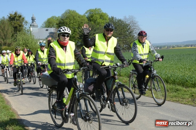 Zdjęcie w galerii na portalu naszraciborz.pl: Ale jazda ! Rajd rozpoczynający sezon rowerowy w gminie Krzyżanowice  wiadomości z regionu