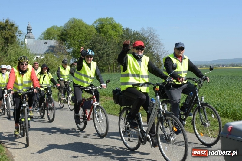 Zdjęcie w galerii na portalu naszraciborz.pl: Ale jazda ! Rajd rozpoczynający sezon rowerowy w gminie Krzyżanowice  wiadomości z regionu