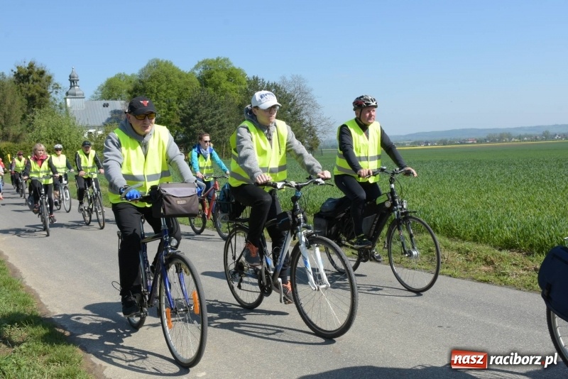 Zdjęcie w galerii na portalu naszraciborz.pl: Ale jazda ! Rajd rozpoczynający sezon rowerowy w gminie Krzyżanowice  wiadomości z regionu