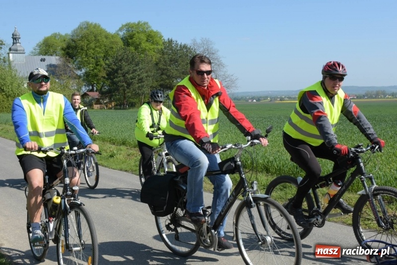 Zdjęcie w galerii na portalu naszraciborz.pl: Ale jazda ! Rajd rozpoczynający sezon rowerowy w gminie Krzyżanowice  wiadomości z regionu
