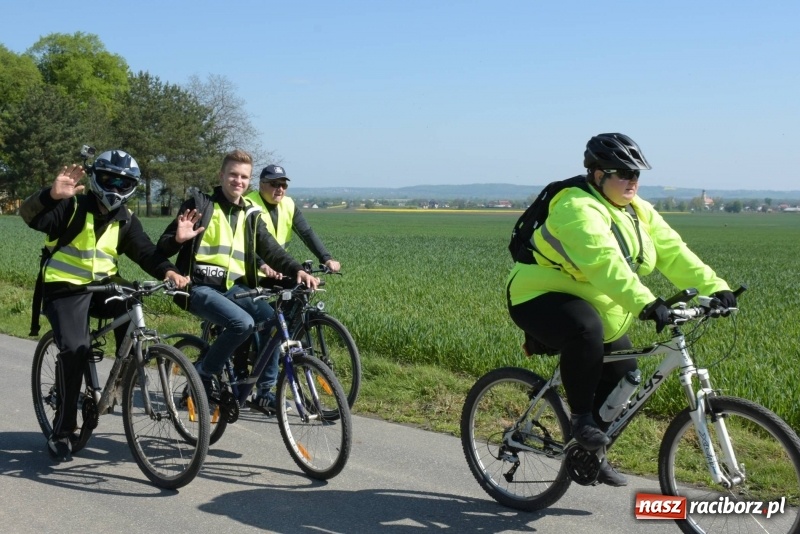 Zdjęcie w galerii na portalu naszraciborz.pl: Ale jazda ! Rajd rozpoczynający sezon rowerowy w gminie Krzyżanowice  wiadomości z regionu