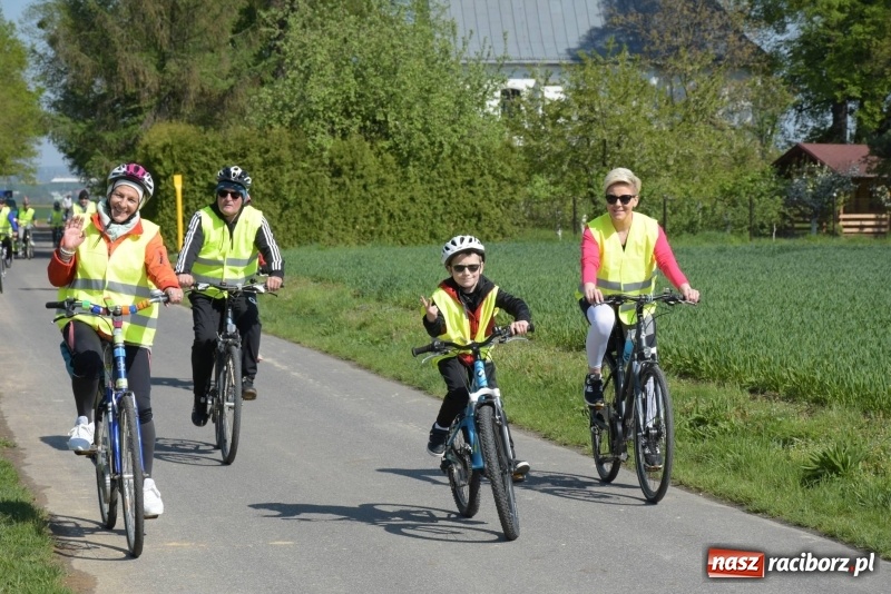 Zdjęcie w galerii na portalu naszraciborz.pl: Ale jazda ! Rajd rozpoczynający sezon rowerowy w gminie Krzyżanowice  wiadomości z regionu