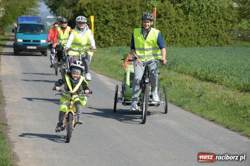 Zdjęcie w galerii na portalu naszraciborz.pl: Ale jazda ! Rajd rozpoczynający sezon rowerowy w gminie Krzyżanowice  wiadomości z regionu