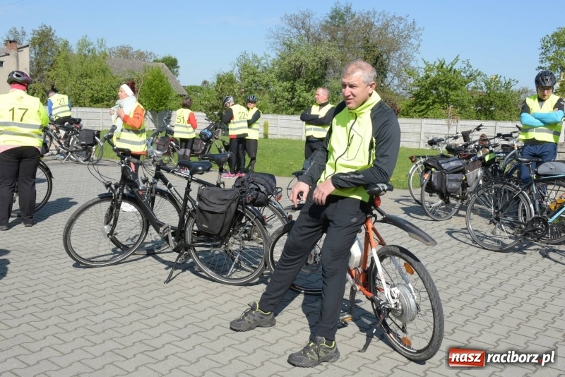 Zdjęcie w galerii na portalu naszraciborz.pl: Ale jazda ! Rajd rozpoczynający sezon rowerowy w gminie Krzyżanowice  wiadomości z regionu