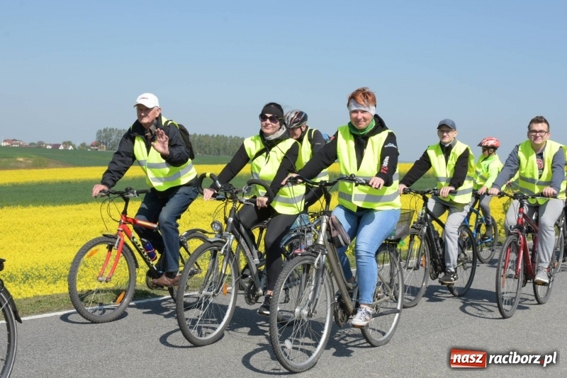 Zdjęcie w galerii na portalu naszraciborz.pl: Ale jazda ! Rajd rozpoczynający sezon rowerowy w gminie Krzyżanowice  wiadomości z regionu