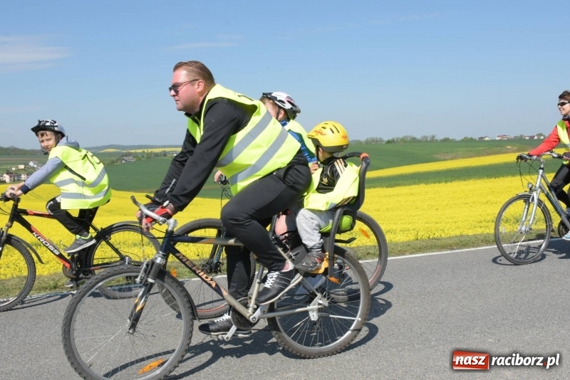 Zdjęcie w galerii na portalu naszraciborz.pl: Ale jazda ! Rajd rozpoczynający sezon rowerowy w gminie Krzyżanowice  wiadomości z regionu