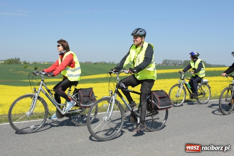 Zdjęcie w galerii na portalu naszraciborz.pl: Ale jazda ! Rajd rozpoczynający sezon rowerowy w gminie Krzyżanowice  wiadomości z regionu