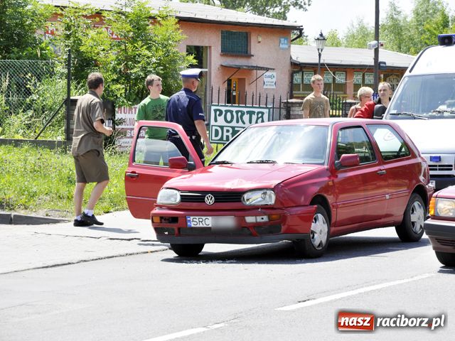 Zdjęcie w galerii na portalu naszraciborz.pl: Peugeot wymusił pierwszeństwo wiadomości z regionu