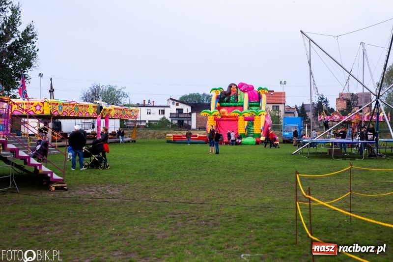 Zdjęcie w galerii na portalu naszraciborz.pl: Pierwszy dzień majówki w Nędzy za nami wiadomości z regionu