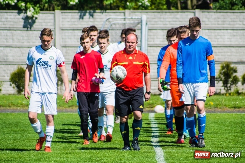 Zdjęcie w galerii na portalu naszraciborz.pl: Juniorzy Tworkowa bez problemów wygrali z rówieśnikami z Pawłowa [FOTO] wiadomości z regionu