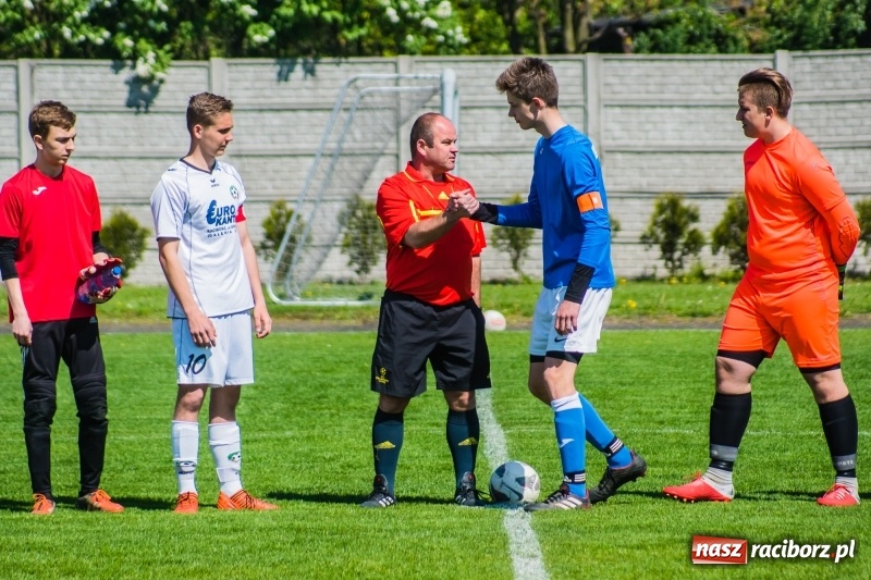 Zdjęcie w galerii na portalu naszraciborz.pl: Juniorzy Tworkowa bez problemów wygrali z rówieśnikami z Pawłowa [FOTO] wiadomości z regionu