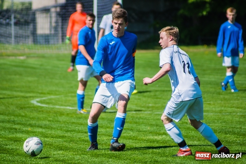 Zdjęcie w galerii na portalu naszraciborz.pl: Juniorzy Tworkowa bez problemów wygrali z rówieśnikami z Pawłowa [FOTO] wiadomości z regionu