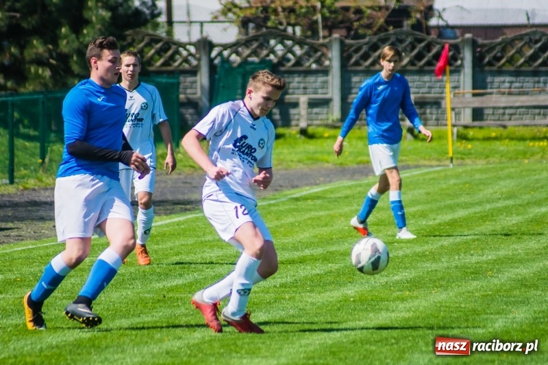 Zdjęcie w galerii na portalu naszraciborz.pl: Juniorzy Tworkowa bez problemów wygrali z rówieśnikami z Pawłowa [FOTO] wiadomości z regionu