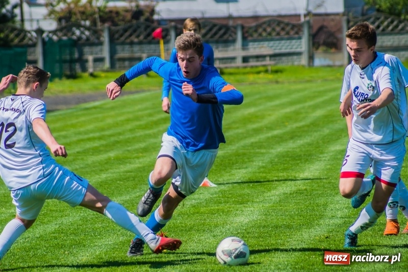 Zdjęcie w galerii na portalu naszraciborz.pl: Juniorzy Tworkowa bez problemów wygrali z rówieśnikami z Pawłowa [FOTO] wiadomości z regionu