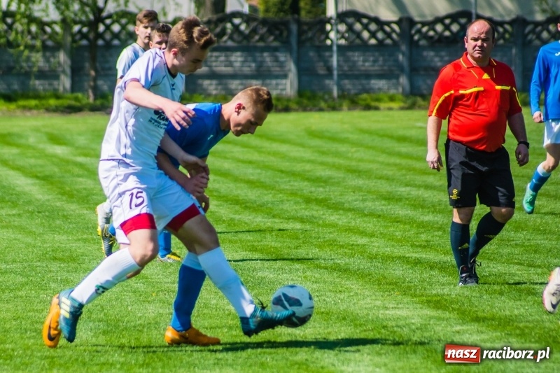 Zdjęcie w galerii na portalu naszraciborz.pl: Juniorzy Tworkowa bez problemów wygrali z rówieśnikami z Pawłowa [FOTO] wiadomości z regionu