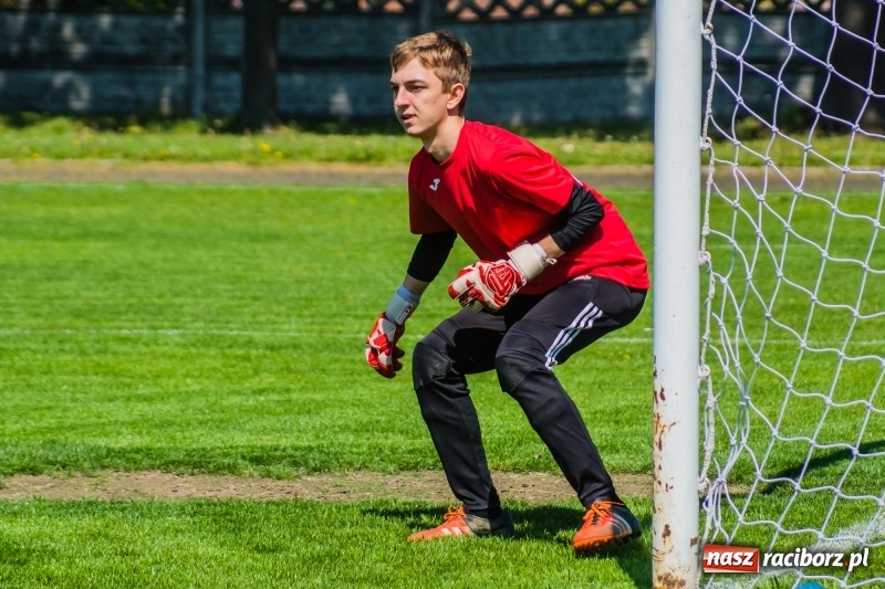 Zdjęcie w galerii na portalu naszraciborz.pl: Juniorzy Tworkowa bez problemów wygrali z rówieśnikami z Pawłowa [FOTO] wiadomości z regionu