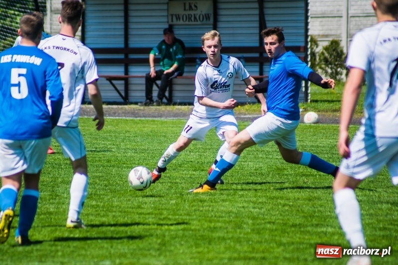 Zdjęcie w galerii na portalu naszraciborz.pl: Juniorzy Tworkowa bez problemów wygrali z rówieśnikami z Pawłowa [FOTO] wiadomości z regionu