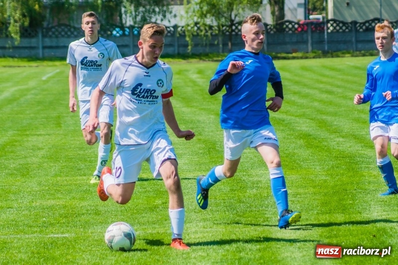 Zdjęcie w galerii na portalu naszraciborz.pl: Juniorzy Tworkowa bez problemów wygrali z rówieśnikami z Pawłowa [FOTO] wiadomości z regionu