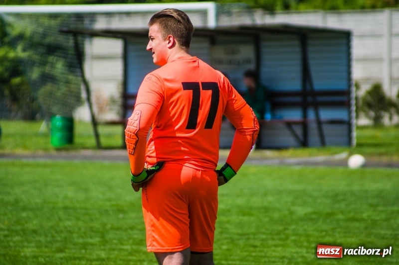 Zdjęcie w galerii na portalu naszraciborz.pl: Juniorzy Tworkowa bez problemów wygrali z rówieśnikami z Pawłowa [FOTO] wiadomości z regionu