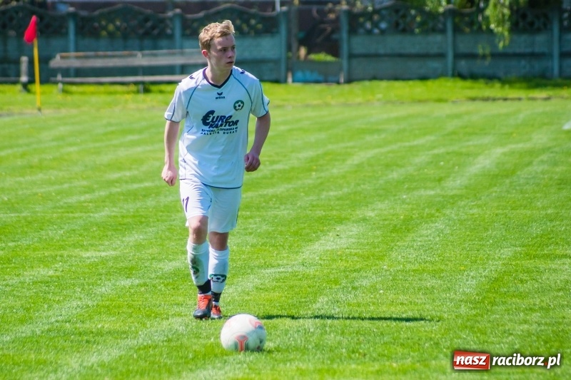 Zdjęcie w galerii na portalu naszraciborz.pl: Juniorzy Tworkowa bez problemów wygrali z rówieśnikami z Pawłowa [FOTO] wiadomości z regionu
