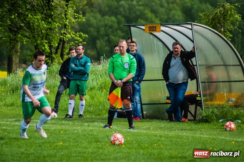 Zdjęcie w galerii na portalu naszraciborz.pl: B klasa. W Zabełkowie strzelali tylko w pierwszej połowie [FOTO] wiadomości z regionu