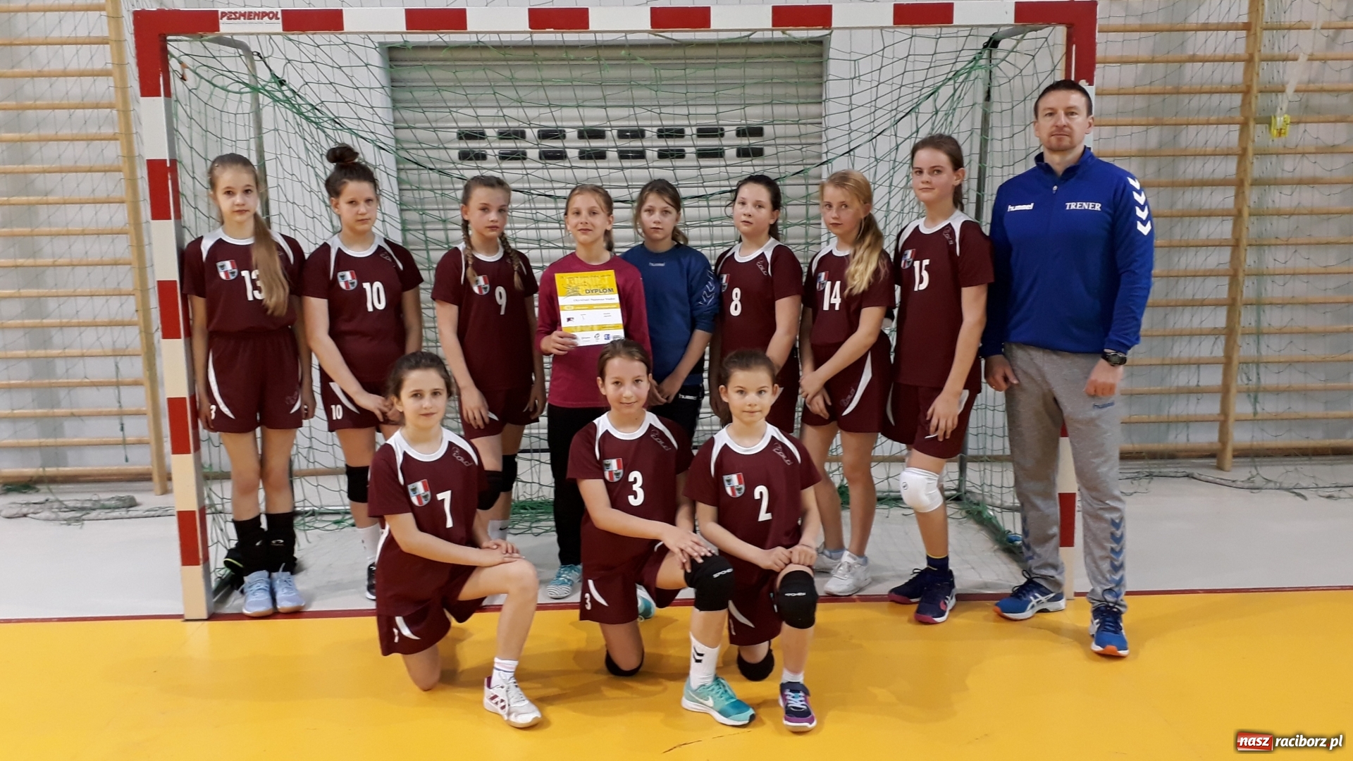 Zdjęcie w galerii na portalu naszraciborz.pl: Dwie drużyny UKS Start Pietrowice Wielkie na XXXIX Lajkonik Cup wiadomości z regionu