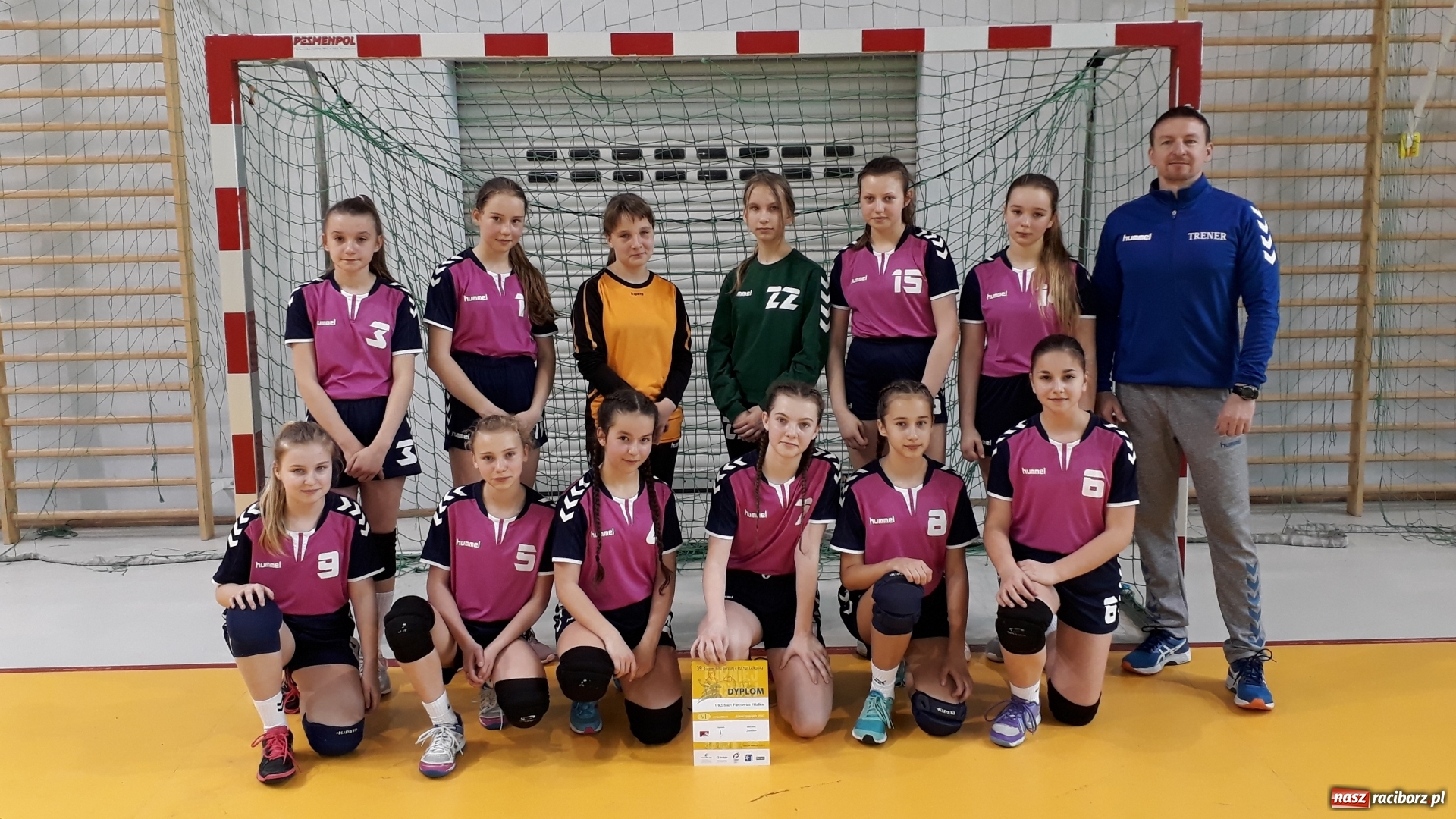 Zdjęcie w galerii na portalu naszraciborz.pl: Dwie drużyny UKS Start Pietrowice Wielkie na XXXIX Lajkonik Cup wiadomości z regionu