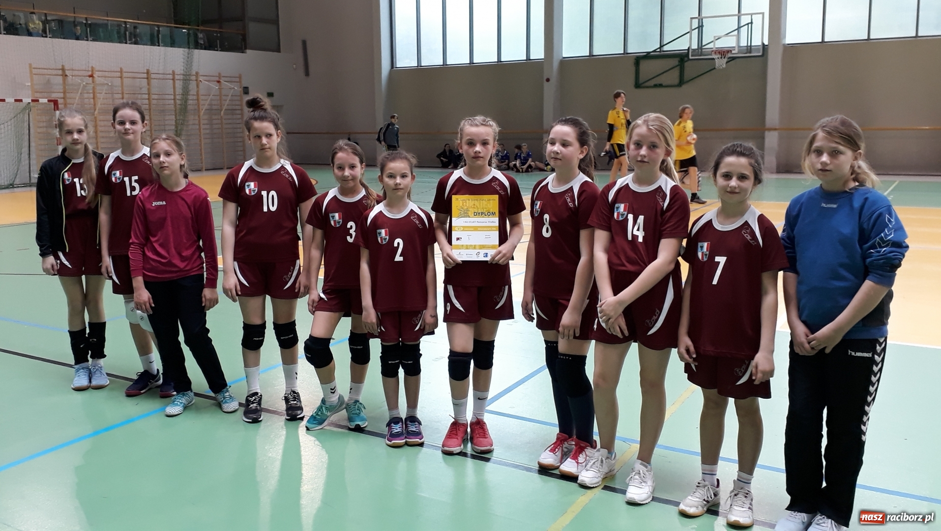 Zdjęcie w galerii na portalu naszraciborz.pl: Dwie drużyny UKS Start Pietrowice Wielkie na XXXIX Lajkonik Cup wiadomości z regionu