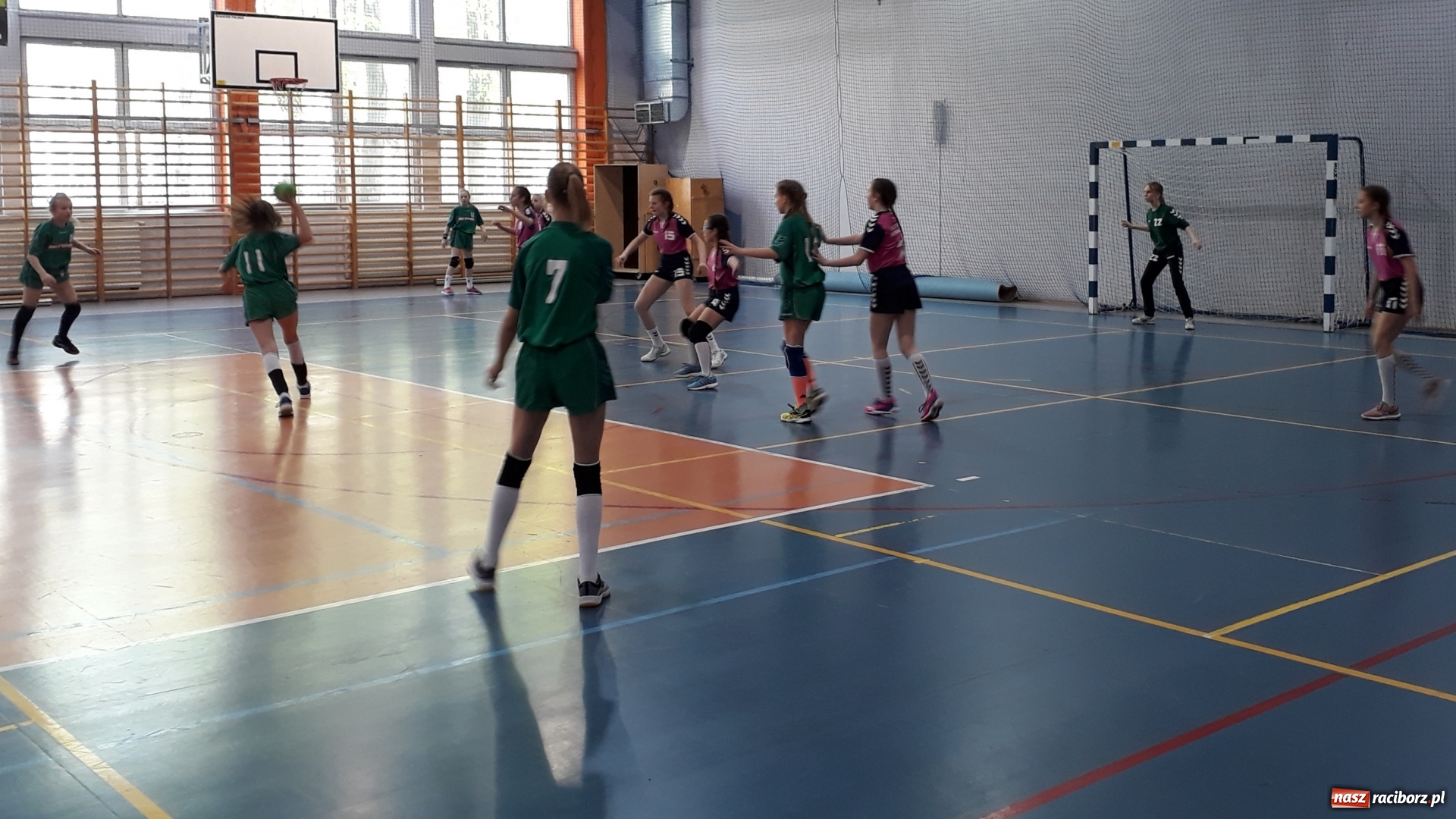 Zdjęcie w galerii na portalu naszraciborz.pl: Dwie drużyny UKS Start Pietrowice Wielkie na XXXIX Lajkonik Cup wiadomości z regionu