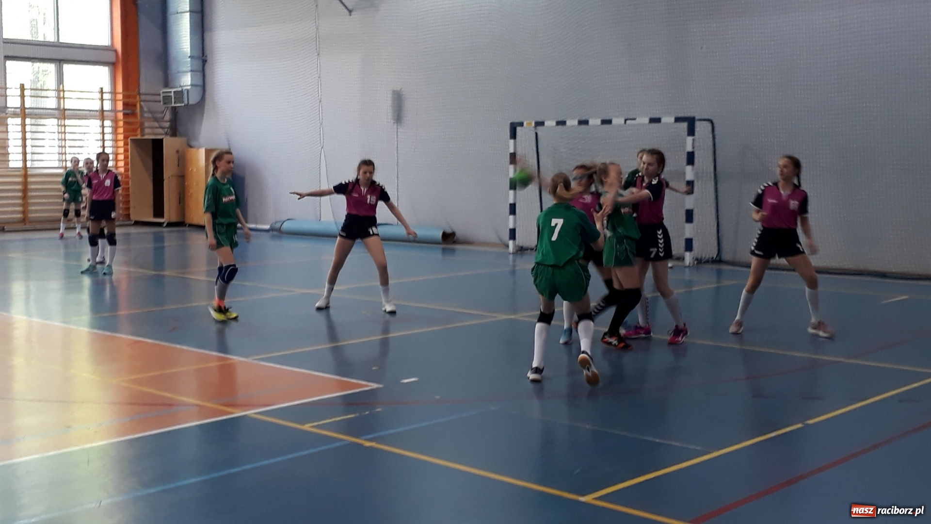 Zdjęcie w galerii na portalu naszraciborz.pl: Dwie drużyny UKS Start Pietrowice Wielkie na XXXIX Lajkonik Cup wiadomości z regionu