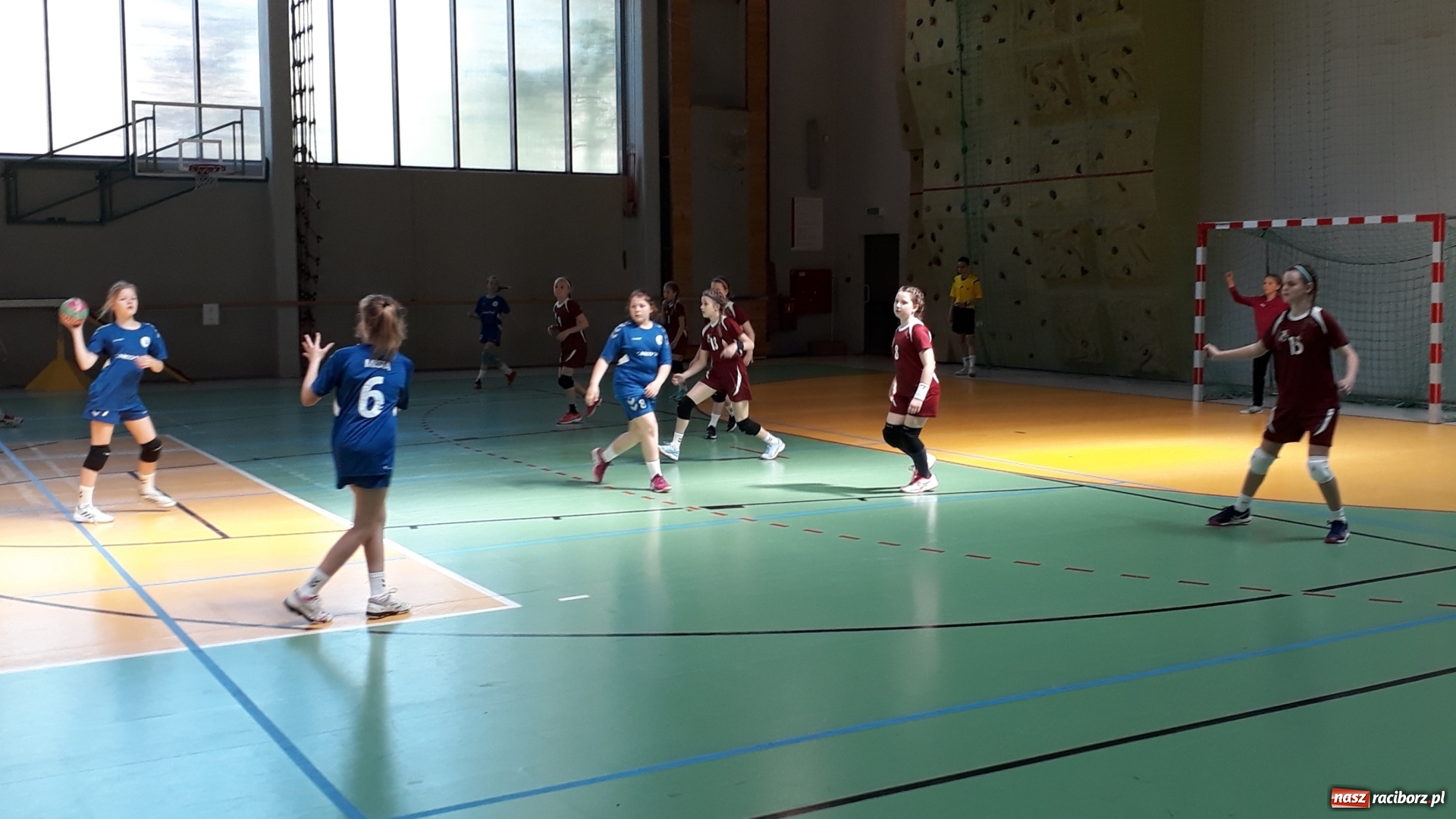 Zdjęcie w galerii na portalu naszraciborz.pl: Dwie drużyny UKS Start Pietrowice Wielkie na XXXIX Lajkonik Cup wiadomości z regionu