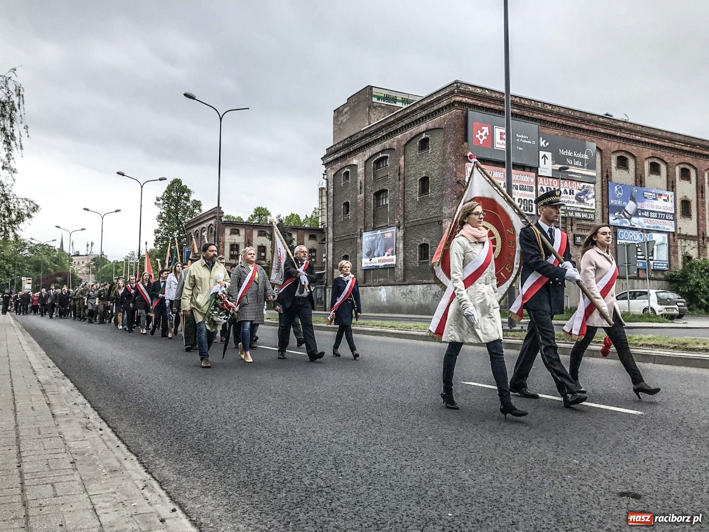 Zdjęcie w galerii na portalu naszraciborz.pl: Uroczystości 3-Majowe w Raciborzu. Setna rocznica I powstania śląskiego [WIDEO] wiadomości z regionu