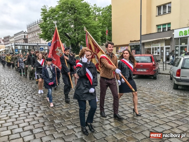 Zdjęcie w galerii na portalu naszraciborz.pl: Uroczystości 3-Majowe w Raciborzu. Setna rocznica I powstania śląskiego [WIDEO] wiadomości z regionu