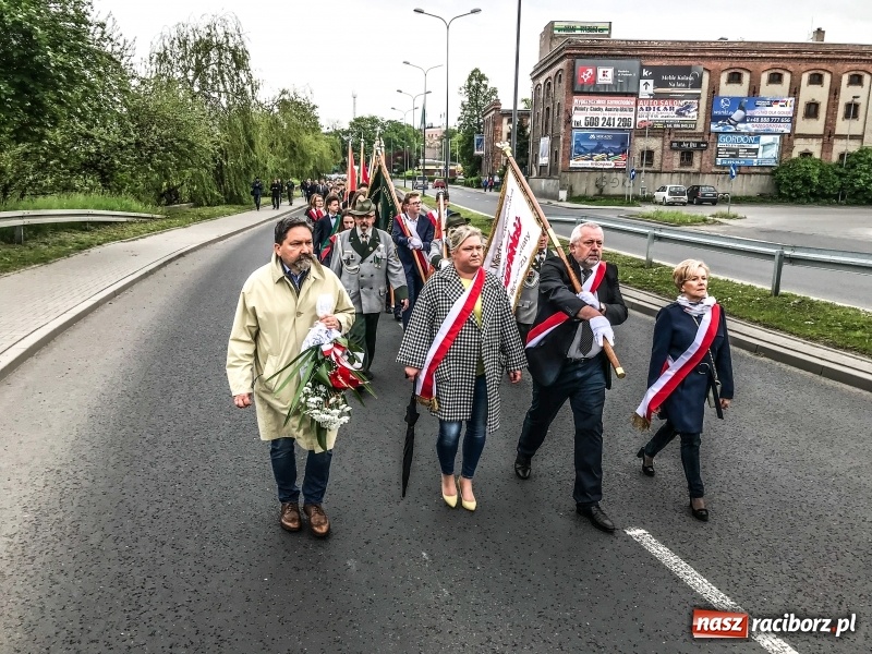 Zdjęcie w galerii na portalu naszraciborz.pl: Uroczystości 3-Majowe w Raciborzu. Setna rocznica I powstania śląskiego [WIDEO] wiadomości z regionu