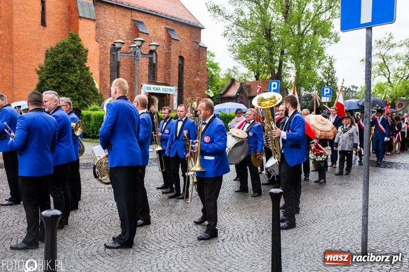 Zdjęcie w galerii na portalu naszraciborz.pl: Uroczystości 3-Majowe w Raciborzu. Setna rocznica I powstania śląskiego [WIDEO] wiadomości z regionu