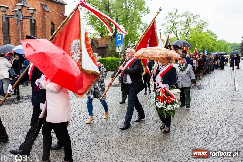 Zdjęcie w galerii na portalu naszraciborz.pl: Uroczystości 3-Majowe w Raciborzu. Setna rocznica I powstania śląskiego [WIDEO] wiadomości z regionu