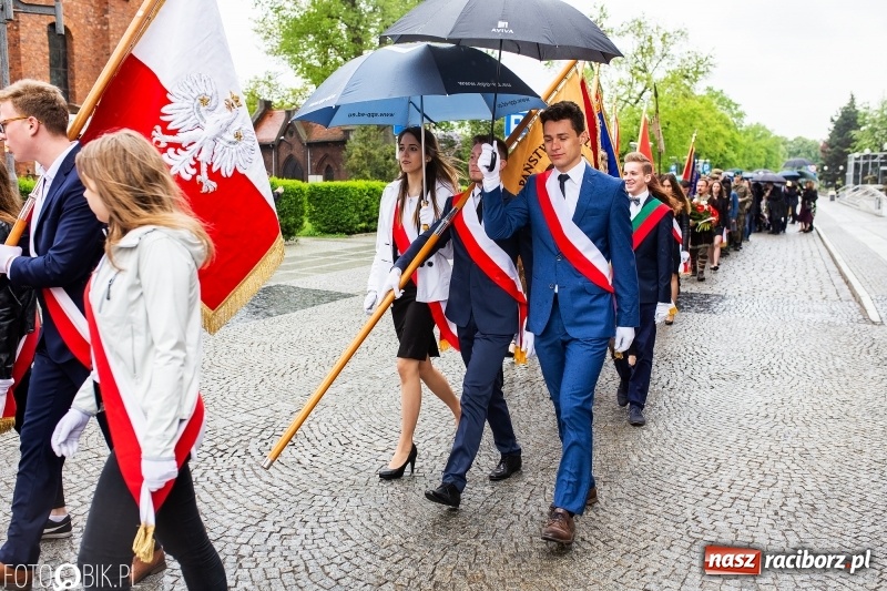 Zdjęcie w galerii na portalu naszraciborz.pl: Uroczystości 3-Majowe w Raciborzu. Setna rocznica I powstania śląskiego [WIDEO] wiadomości z regionu