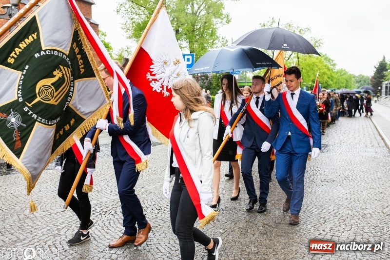 Zdjęcie w galerii na portalu naszraciborz.pl: Uroczystości 3-Majowe w Raciborzu. Setna rocznica I powstania śląskiego [WIDEO] wiadomości z regionu