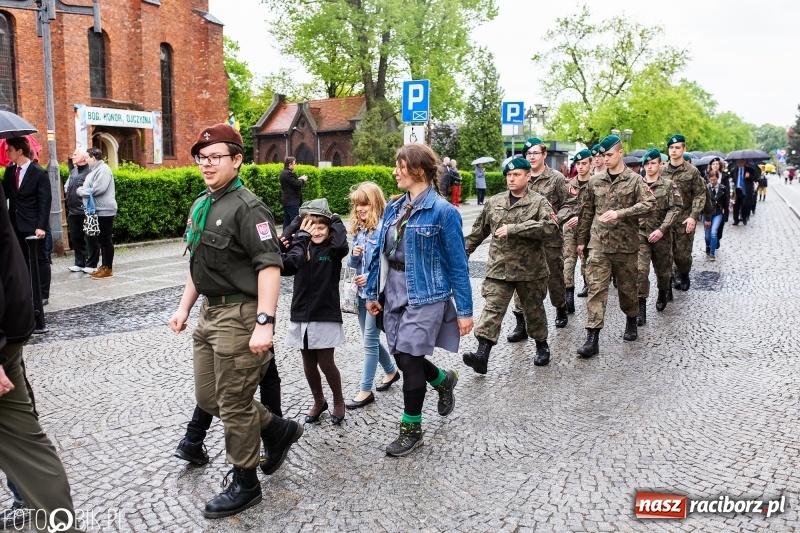 Zdjęcie w galerii na portalu naszraciborz.pl: Uroczystości 3-Majowe w Raciborzu. Setna rocznica I powstania śląskiego [WIDEO] wiadomości z regionu