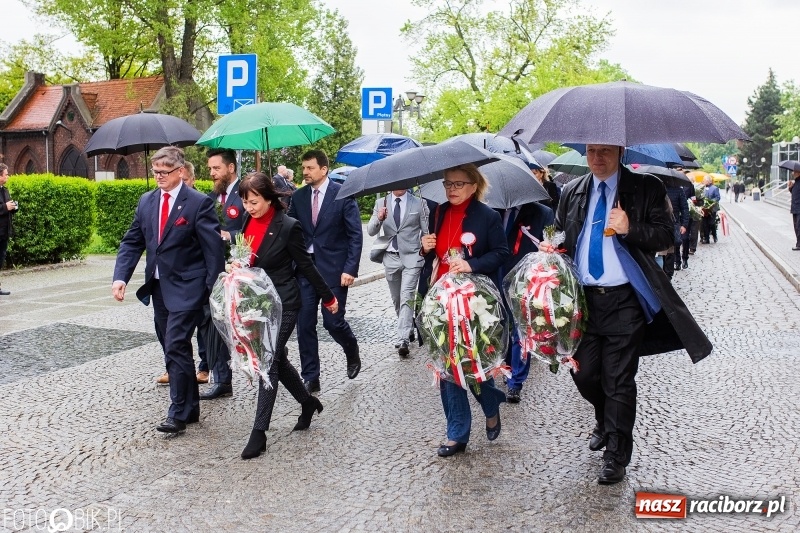 Zdjęcie w galerii na portalu naszraciborz.pl: Uroczystości 3-Majowe w Raciborzu. Setna rocznica I powstania śląskiego [WIDEO] wiadomości z regionu