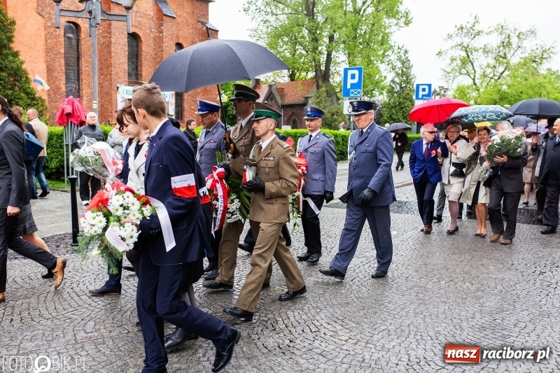 Zdjęcie w galerii na portalu naszraciborz.pl: Uroczystości 3-Majowe w Raciborzu. Setna rocznica I powstania śląskiego [WIDEO] wiadomości z regionu