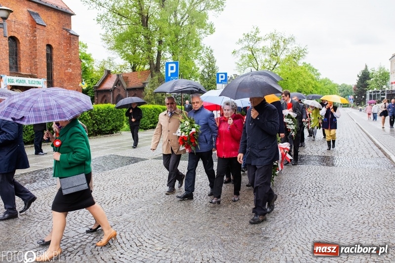 Zdjęcie w galerii na portalu naszraciborz.pl: Uroczystości 3-Majowe w Raciborzu. Setna rocznica I powstania śląskiego [WIDEO] wiadomości z regionu
