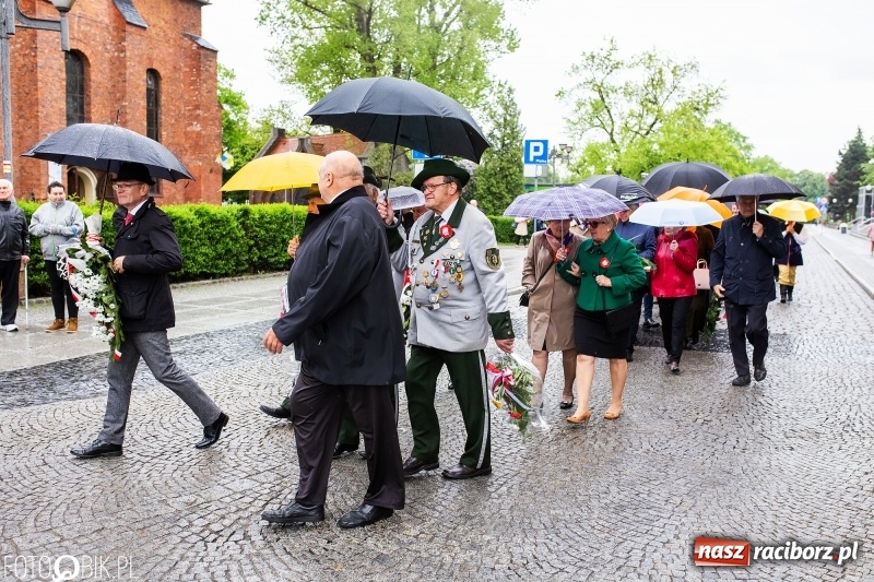 Zdjęcie w galerii na portalu naszraciborz.pl: Uroczystości 3-Majowe w Raciborzu. Setna rocznica I powstania śląskiego [WIDEO] wiadomości z regionu