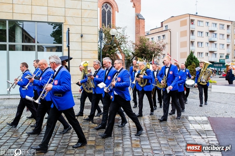 Zdjęcie w galerii na portalu naszraciborz.pl: Uroczystości 3-Majowe w Raciborzu. Setna rocznica I powstania śląskiego [WIDEO] wiadomości z regionu