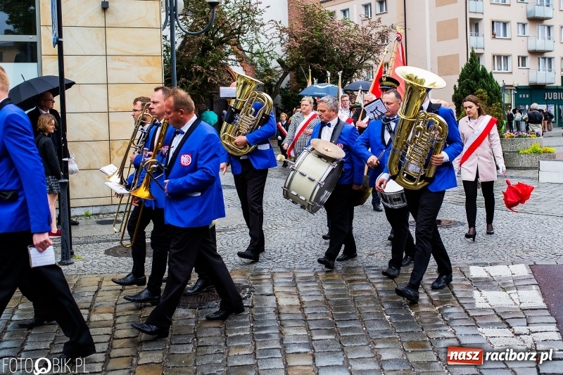 Zdjęcie w galerii na portalu naszraciborz.pl: Uroczystości 3-Majowe w Raciborzu. Setna rocznica I powstania śląskiego [WIDEO] wiadomości z regionu
