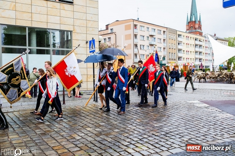 Zdjęcie w galerii na portalu naszraciborz.pl: Uroczystości 3-Majowe w Raciborzu. Setna rocznica I powstania śląskiego [WIDEO] wiadomości z regionu