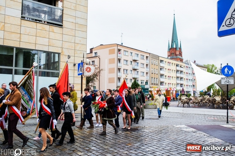 Zdjęcie w galerii na portalu naszraciborz.pl: Uroczystości 3-Majowe w Raciborzu. Setna rocznica I powstania śląskiego [WIDEO] wiadomości z regionu