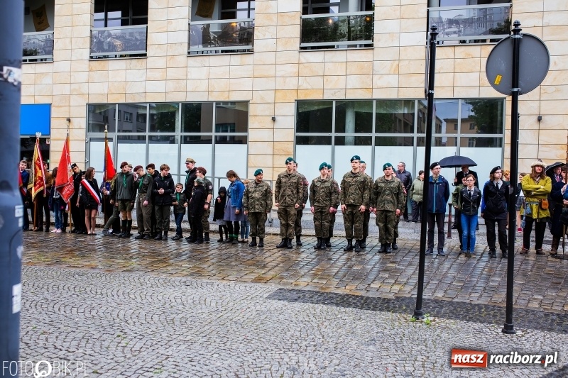 Zdjęcie w galerii na portalu naszraciborz.pl: Uroczystości 3-Majowe w Raciborzu. Setna rocznica I powstania śląskiego [WIDEO] wiadomości z regionu