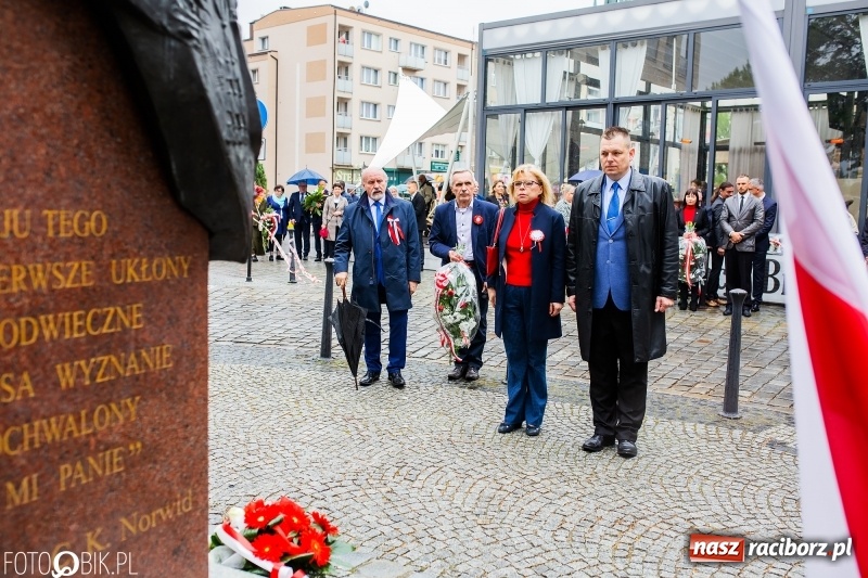 Zdjęcie w galerii na portalu naszraciborz.pl: Uroczystości 3-Majowe w Raciborzu. Setna rocznica I powstania śląskiego [WIDEO] wiadomości z regionu