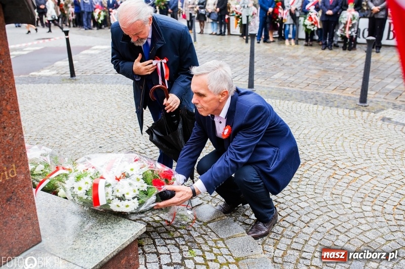 Zdjęcie w galerii na portalu naszraciborz.pl: Uroczystości 3-Majowe w Raciborzu. Setna rocznica I powstania śląskiego [WIDEO] wiadomości z regionu